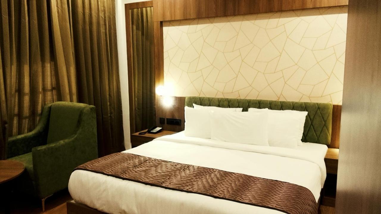 Mandarin Sky Otel Kannur Dış mekan fotoğraf