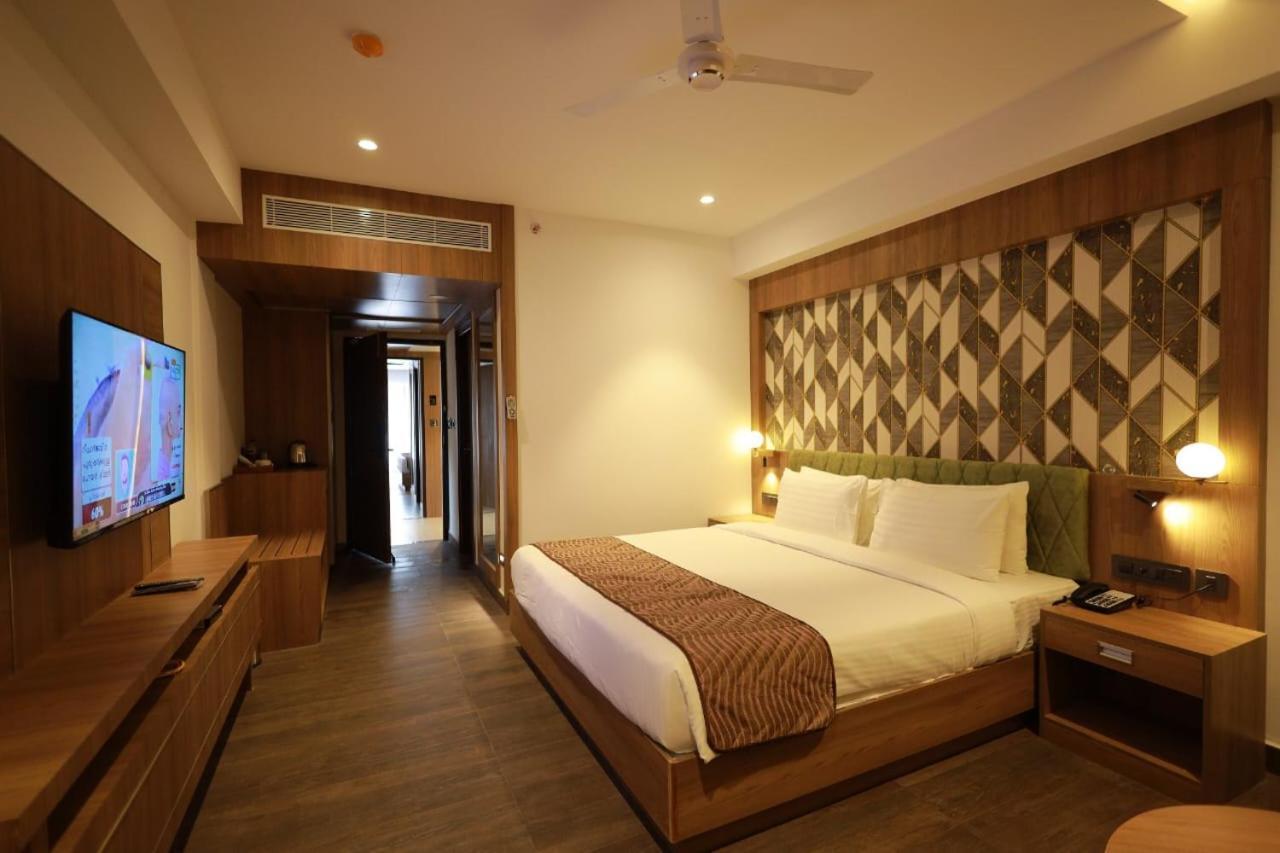 Mandarin Sky Otel Kannur Dış mekan fotoğraf