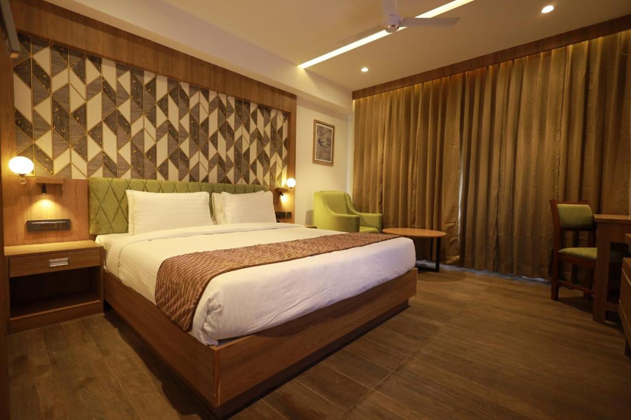 Mandarin Sky Otel Kannur Dış mekan fotoğraf